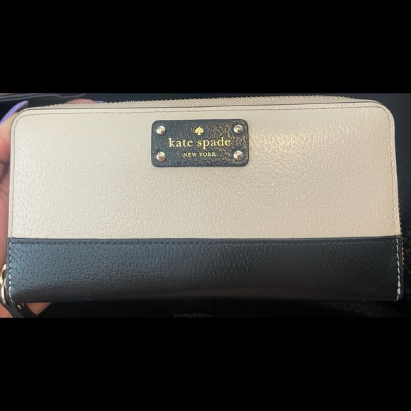 Kate Spade Bow Purse with Two Matching Wallets - Picture 6 of 7